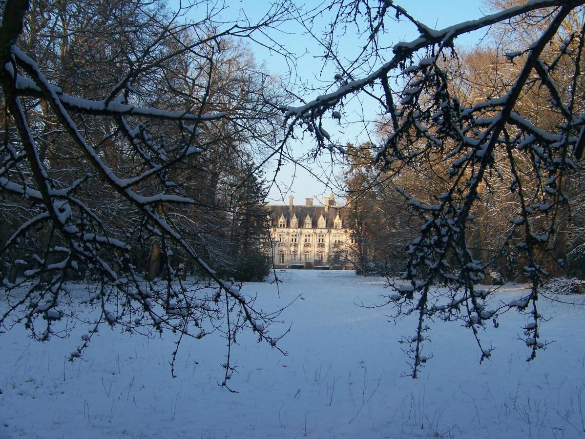 Charmant Studio Au Calme Tout Confort Dans Chateau Neo Gothique Proche Zenith Comet Orleans Parking Voiture Gratuit Wifi Haut Debit Rue Des Montees Экстерьер фото